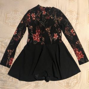 Dress with very beautiful flower illustrations
